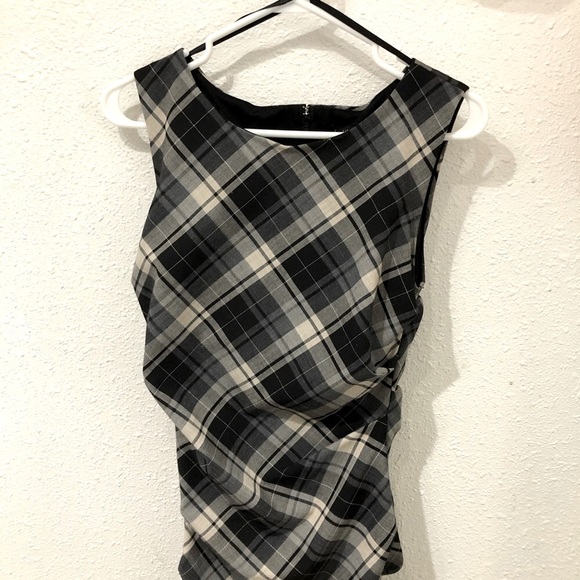Form-fitting Plaid Dress - Picture 2 of 5